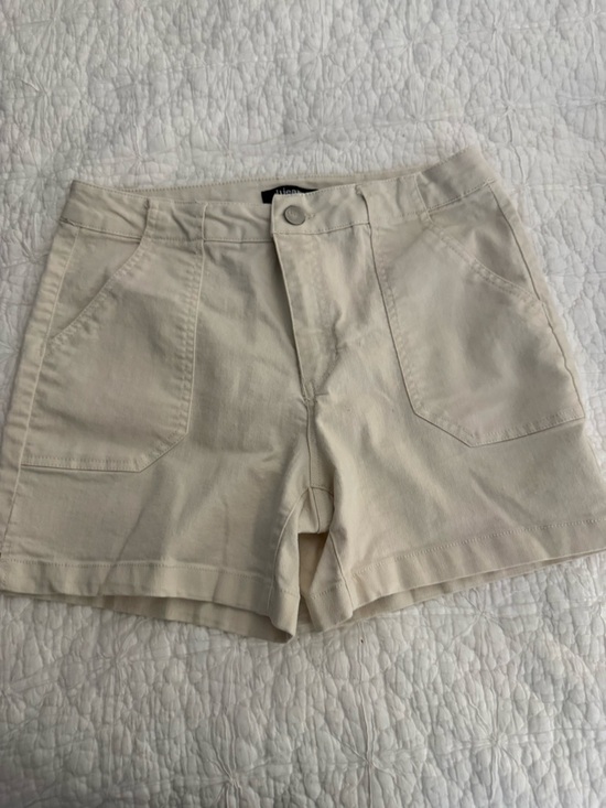 d. jeans Pants - D. Jeans Women’s Solid Front Patch Pocket Shorts in Off White Beige Size 6